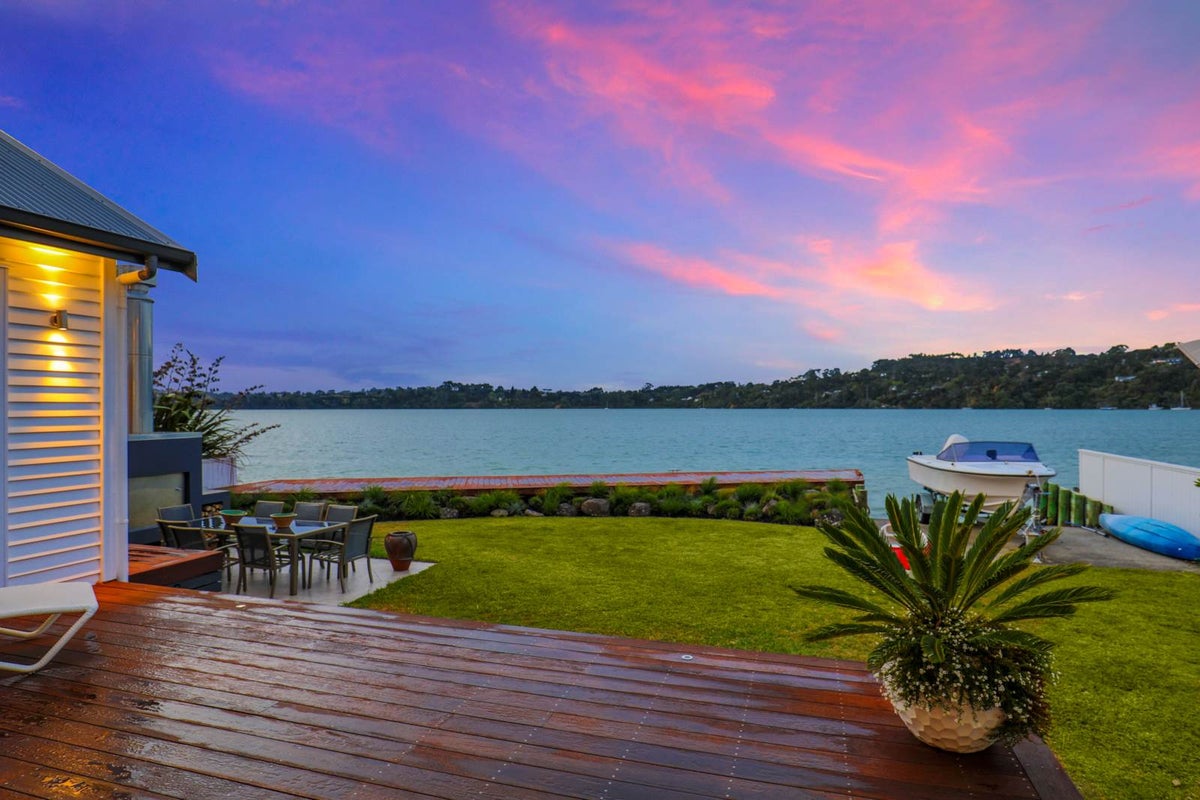 76 The Terrace, Herald Island, Auckland - Carousel 2