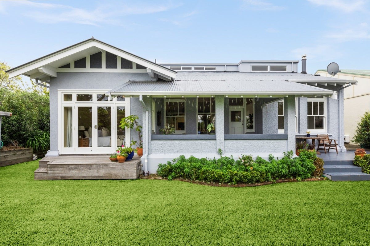 5 Finnis Lane, Hospital Hill, Napier - Carousel 1