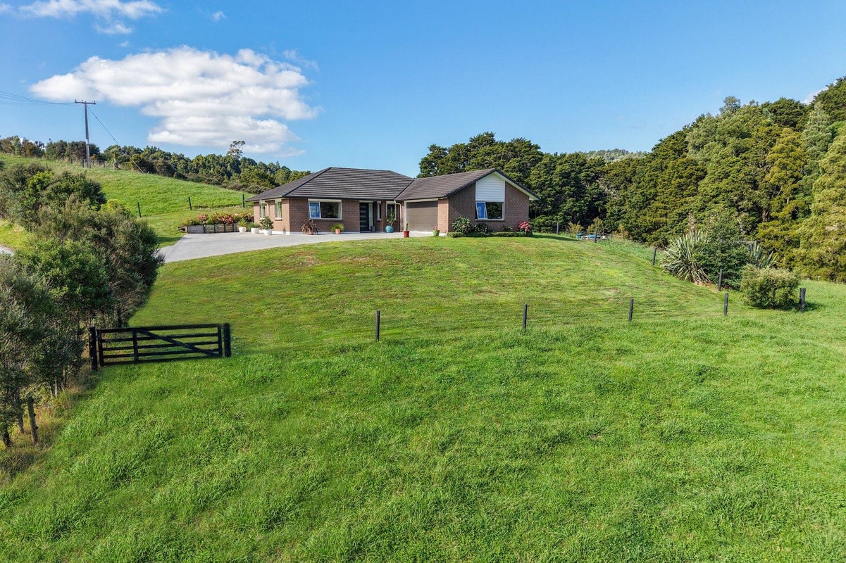 527A Whangaripo Valley Road, Whangaripo, Wellsford - Carousel 1