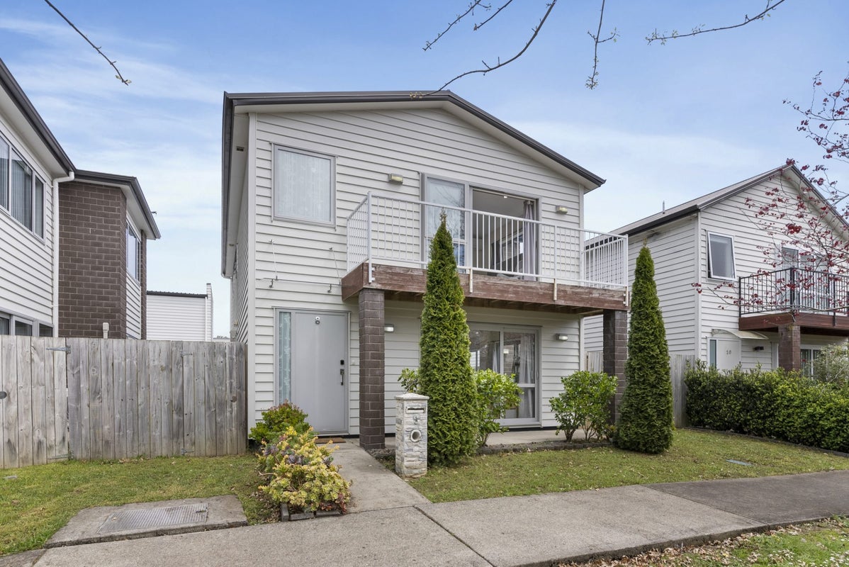 8 Tarapiroe Avenue, Takanini, Auckland - Carousel 2