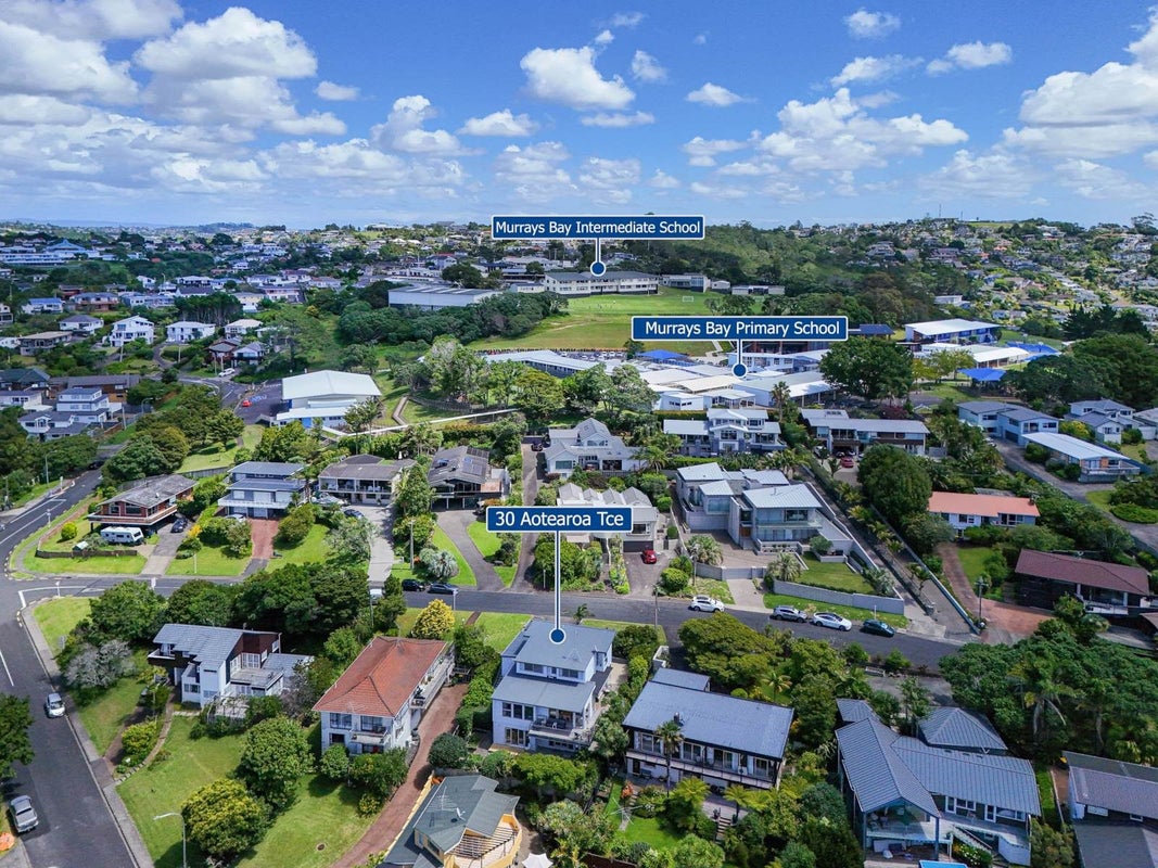 30 Aotearoa Terrace, Murrays Bay, Auckland - Carousel 2