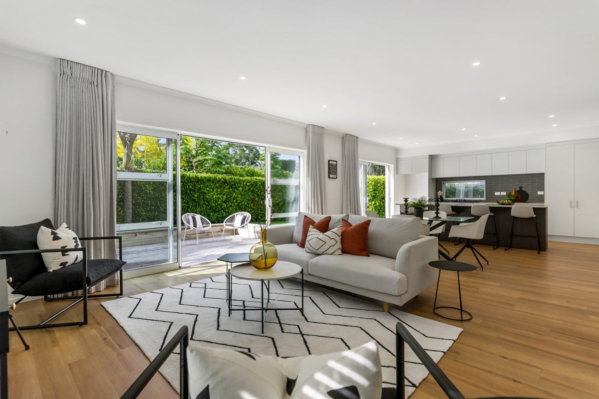 28A Humariri Street, Point Chevalier, Auckland - Carousel 1