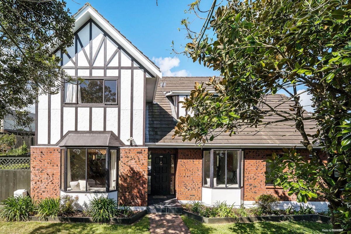 114 Norman Lesser Drive, Saint Johns, Auckland - Carousel 1