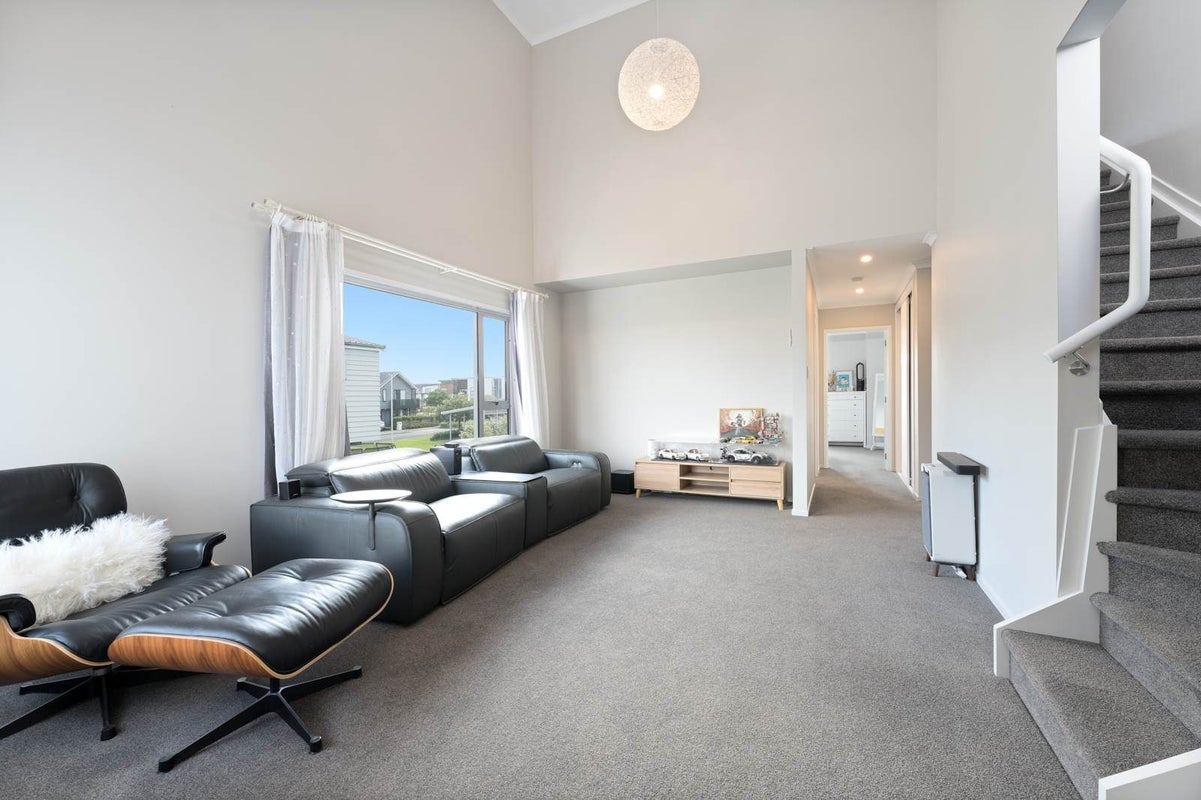 7 Rangihina Road, Hobsonville, Waitakere City, Auckland - Carousel 1