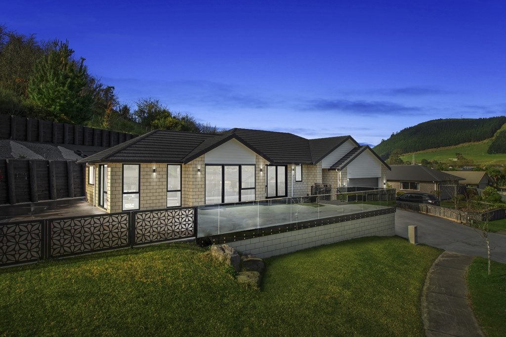 19 Mohi Crescent, Ngongotaha, Rotorua - Carousel 1