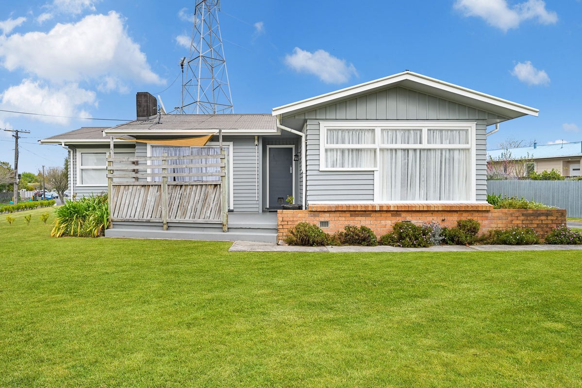 1 Leeds Street, Silverdale, Hamilton - Carousel 2