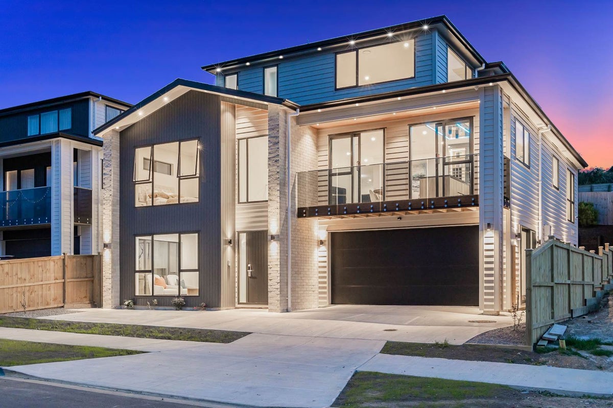 33 Elevation Street, Flat Bush, Auckland - Carousel 1