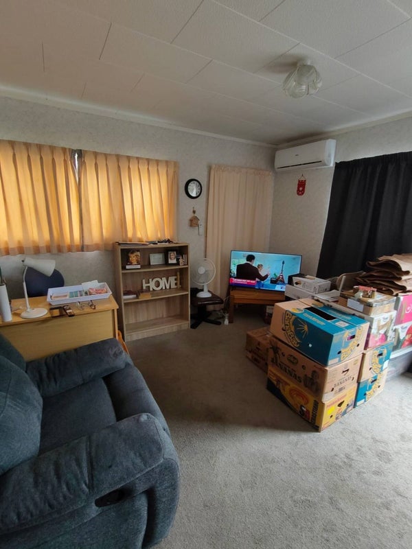 5 Struan Place, Highland Park, Auckland - Carousel 2