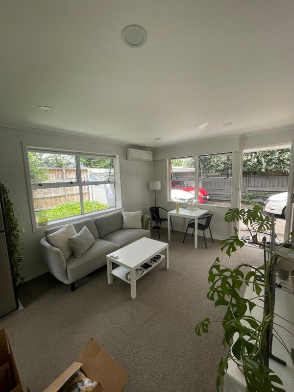 3/9 Buxton Street, Point Chevalier, Auckland - Carousel 2