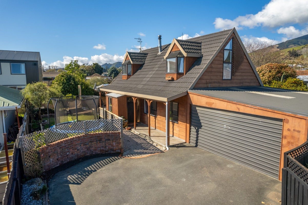2/11 Tainui Street, Stoke, Nelson - Carousel 1
