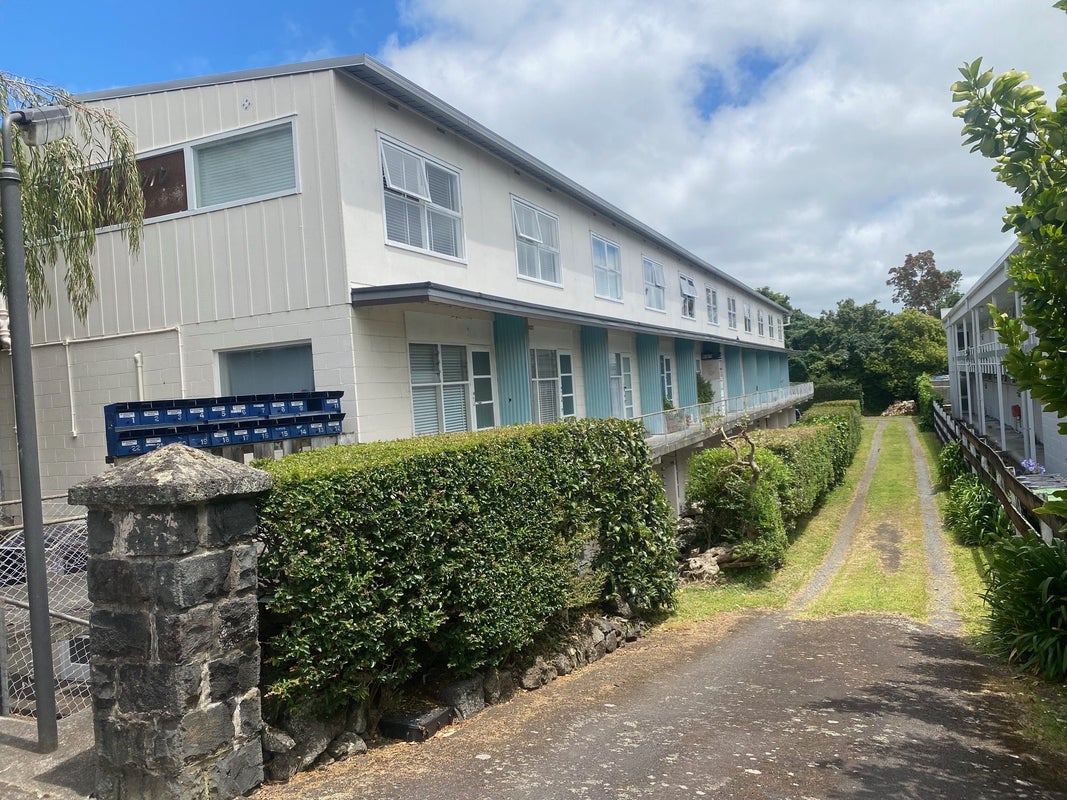 15 Esplanade Road, Mount Eden, Auckland - Carousel 1