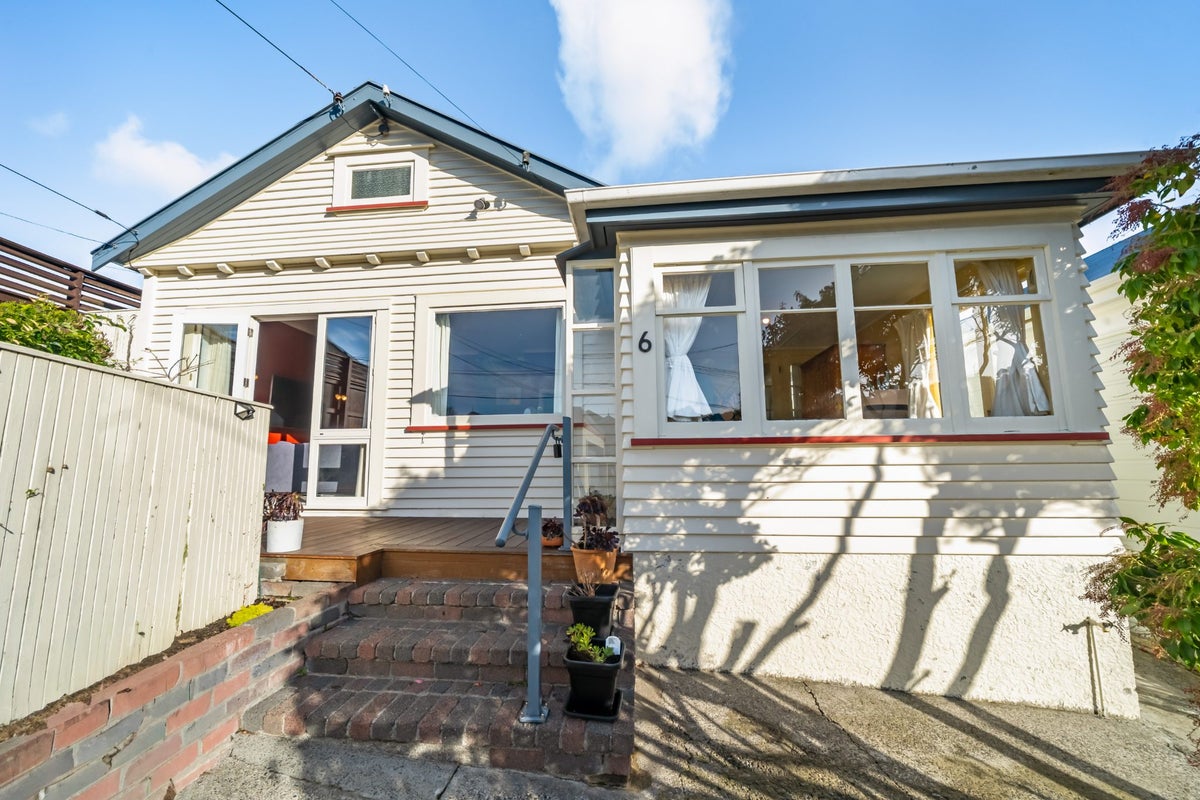 6 Raupo Street, Hataitai, Wellington - Carousel 2