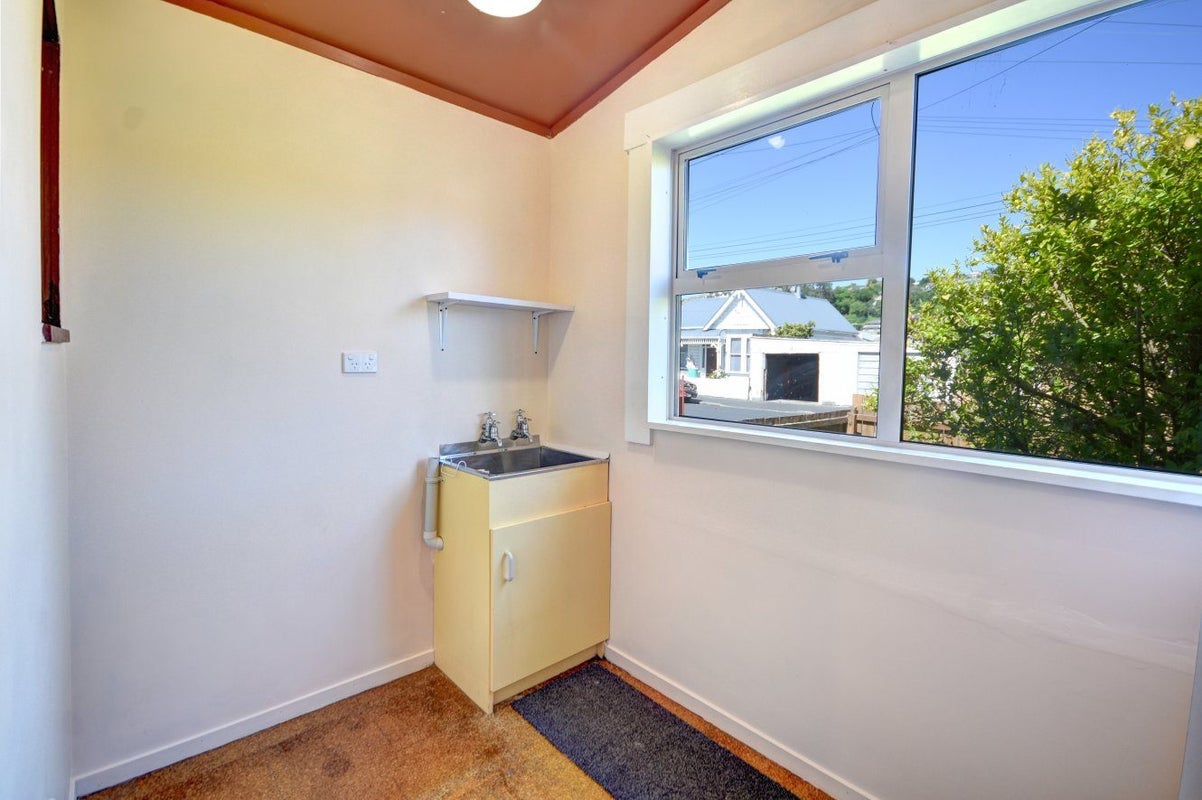 25 Nicholson Street, Forbury, Dunedin - Carousel 25