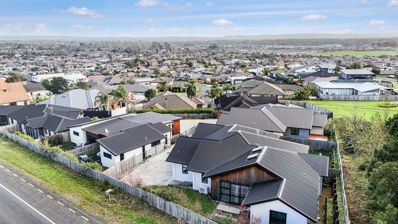 41D Heathfield Avenue, Puketaha, Hamilton - Carousel 2