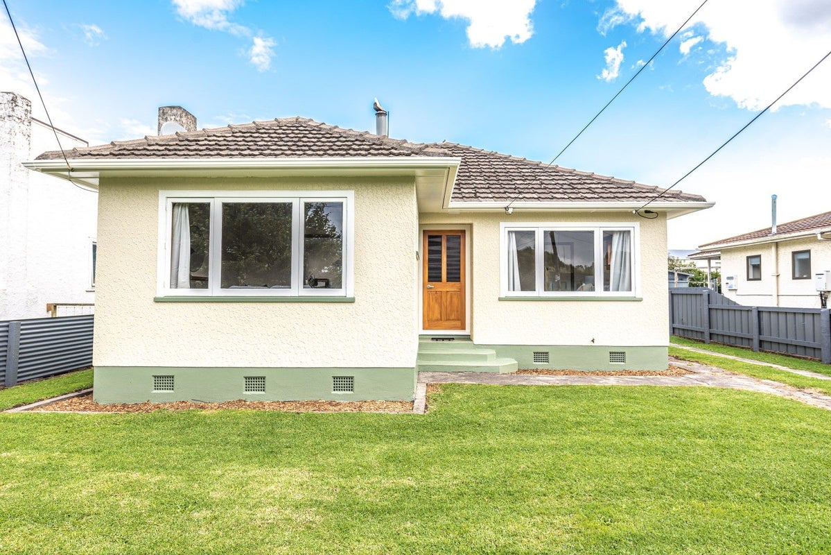 7 Boyd Avenue, Aramoho, Whanganui - Carousel 1