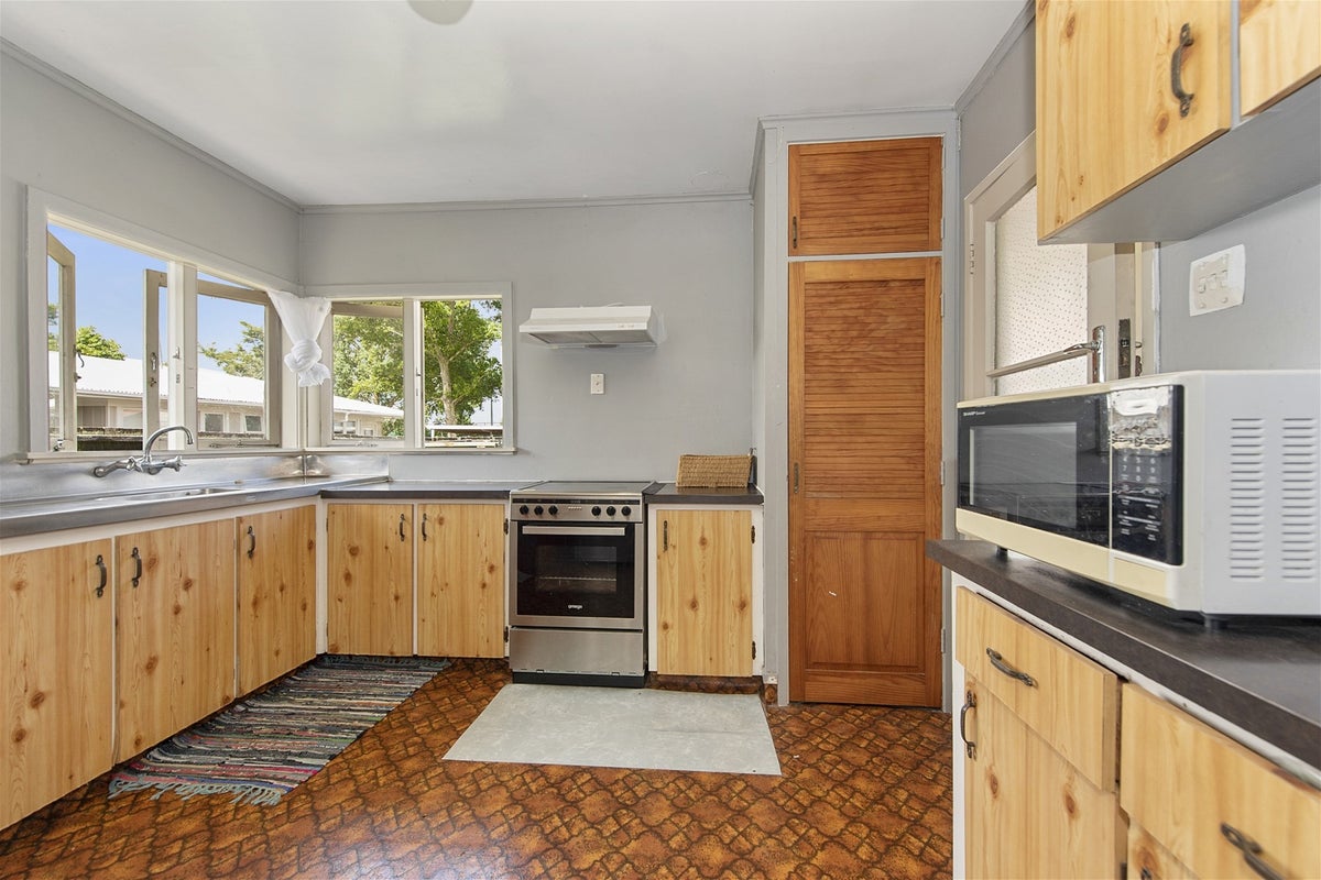 35 York Street, Hamilton East, Hamilton - Carousel 1