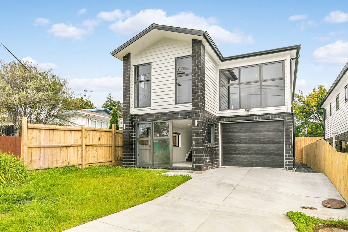 1A Lex Avenue, Green Bay, Auckland - Carousel 1