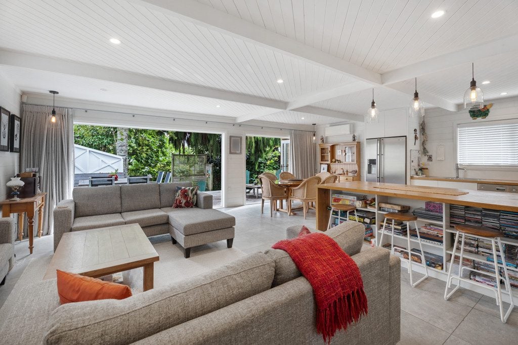 2 Taylor Road, Mangere Bridge, Auckland - Carousel 2