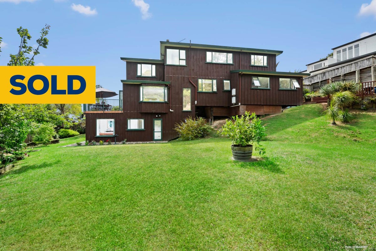 9 Landvale Court, Browns Bay, Auckland - Carousel 1