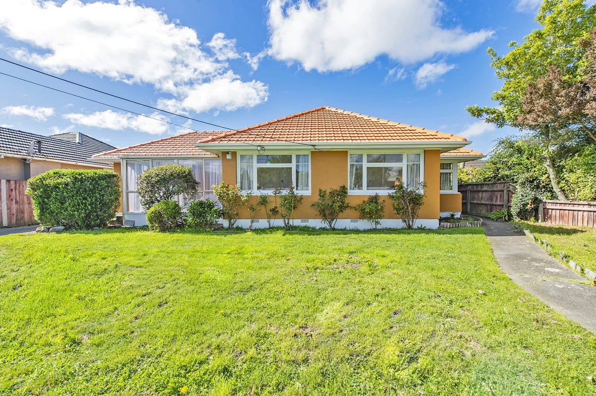 15 Middlepark Road, Sockburn, Christchurch - Carousel 1