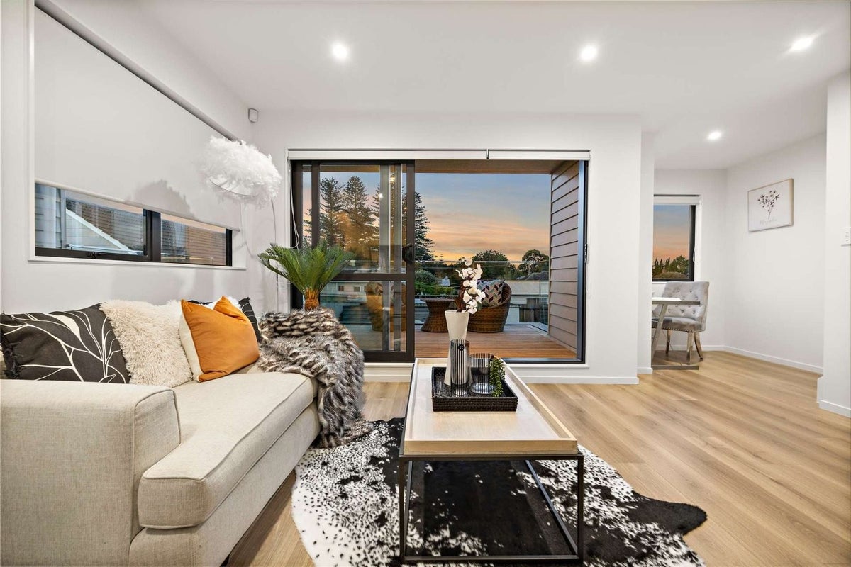 10D Erima Avenue, Point England, Auckland - Carousel 11