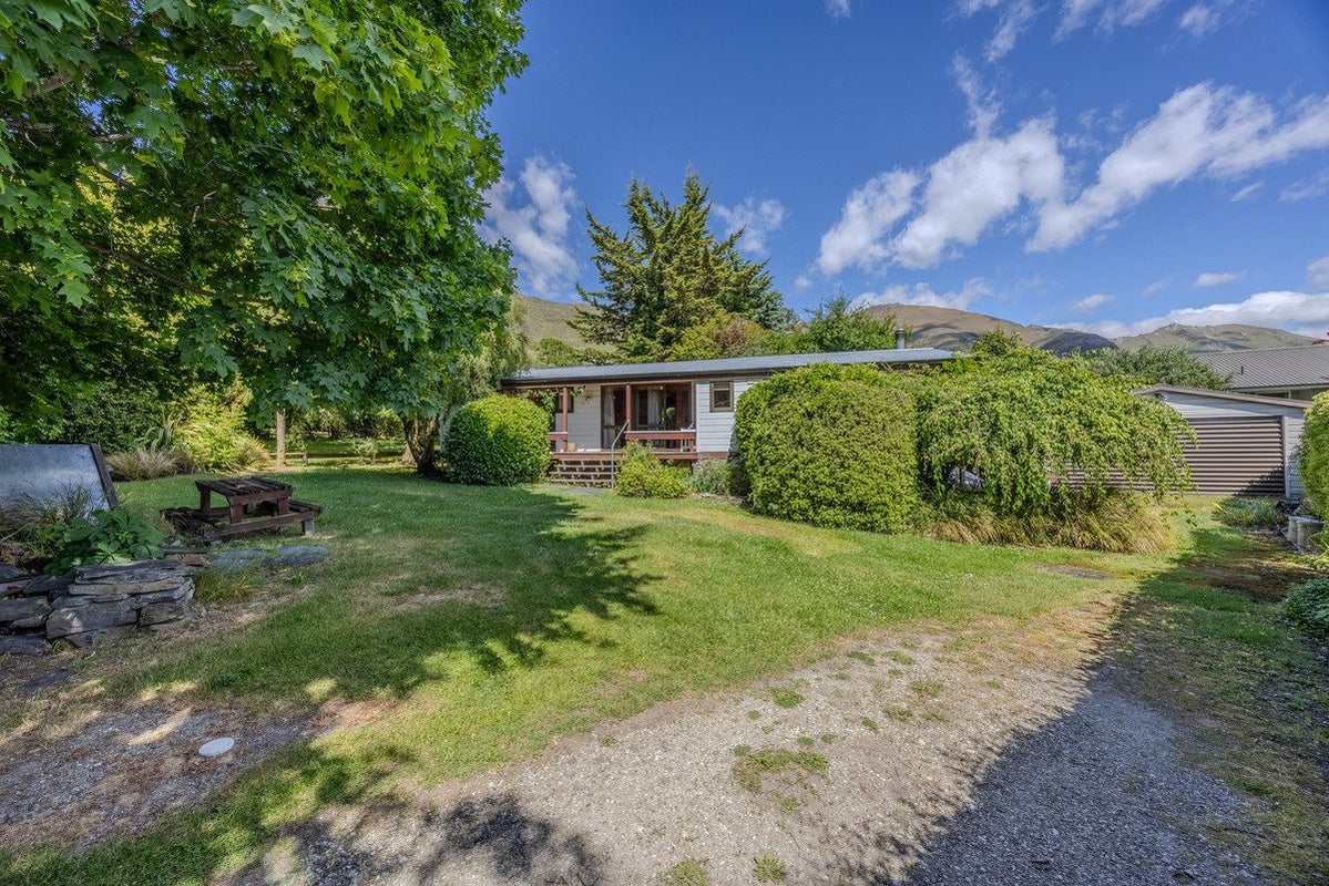 24 Heuchan Lane, Wanaka - Carousel 1