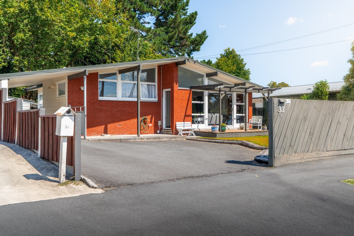 33 Fitzroy Avenue, Fitzroy, Hamilton - Carousel 1