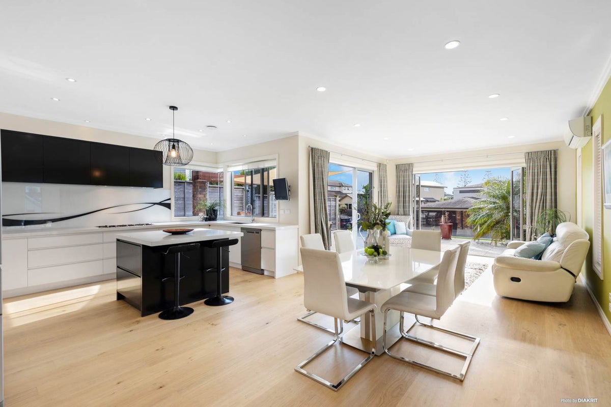 2 Tui Brae, Beachlands, Auckland - Carousel 2