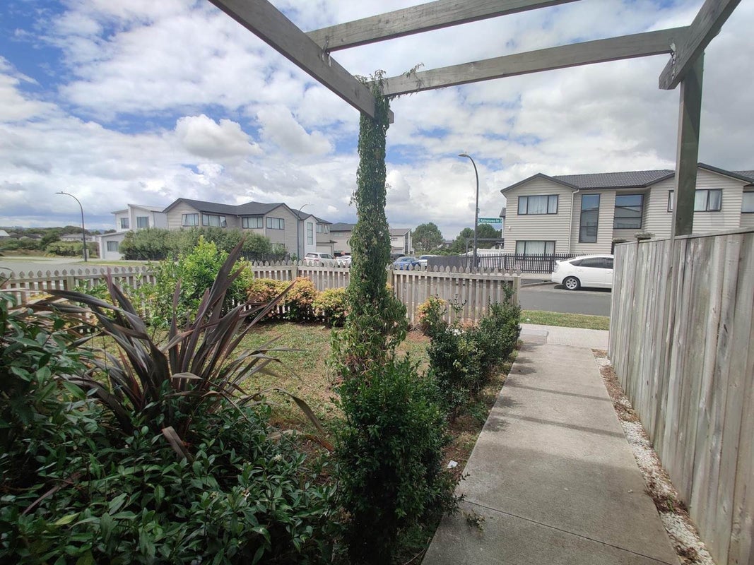 2 Lusitano Drive, Karaka, Papakura - Carousel 19