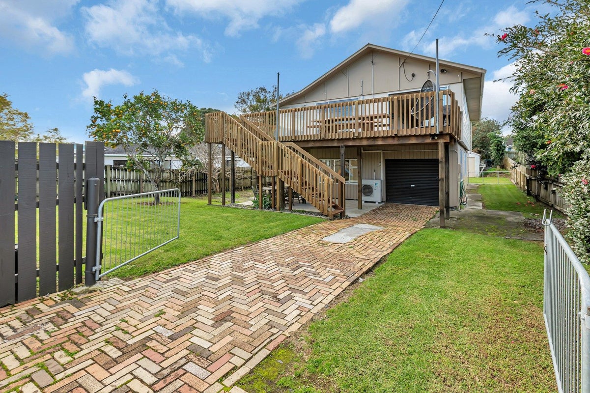 15 Pyle Road West, One Tree Point, Whangarei - Carousel 2