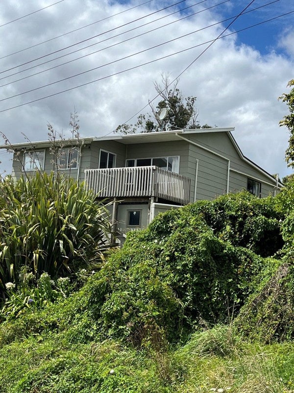 12 Robert Avenue, Pukemiro - Carousel 1