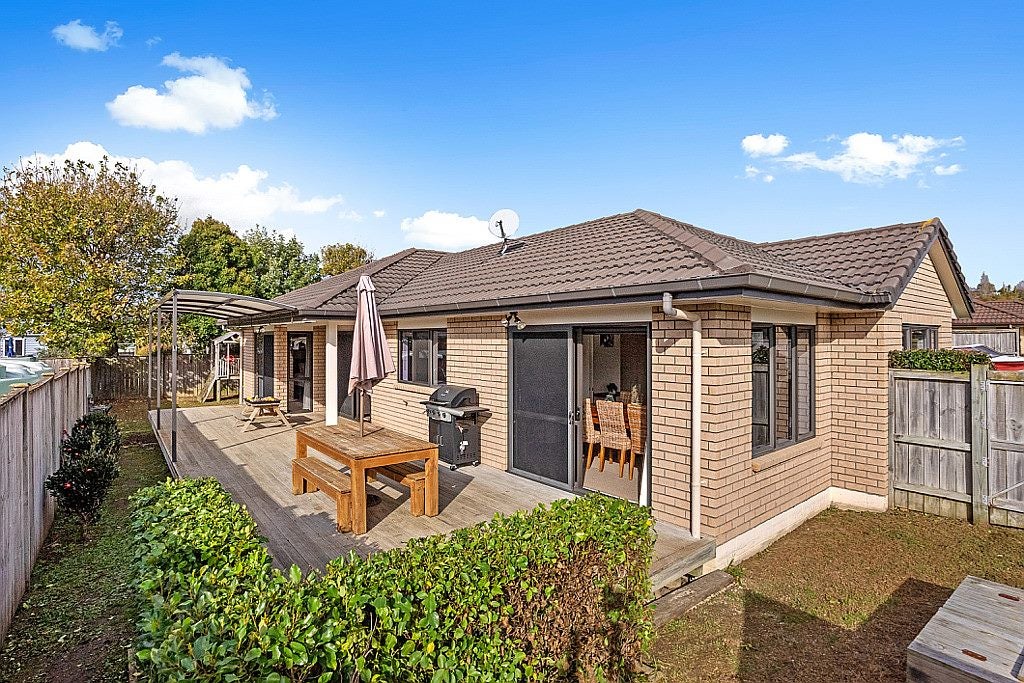 11 Pony Park Place, Beachlands, Auckland - Carousel 2