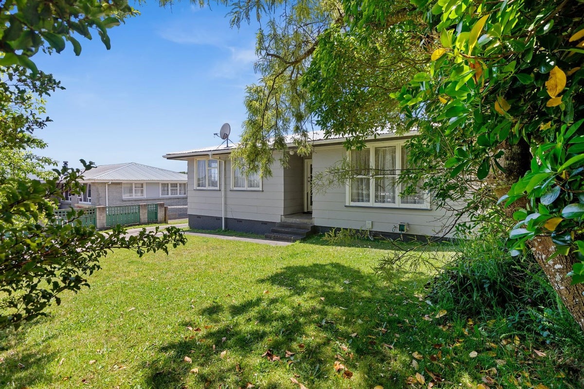 84 Wrantage Street, Westown, New Plymouth - Carousel 1