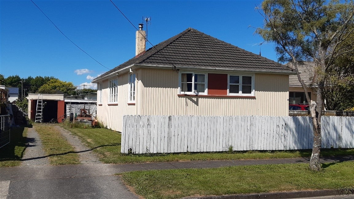 31 Beth Street, Trentham, Upper Hutt - Carousel 1