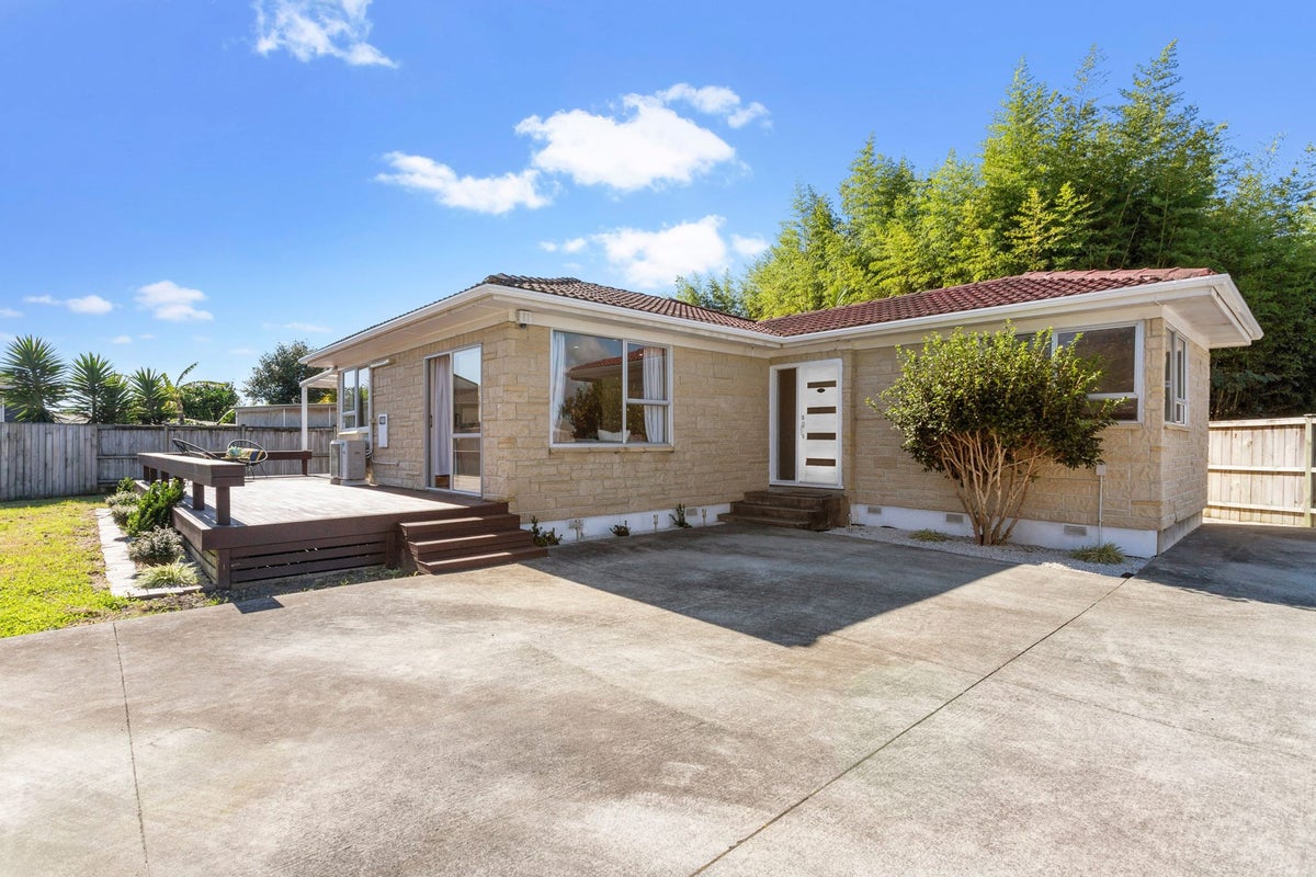 91B Universal Drive, Henderson, Auckland - Carousel 1