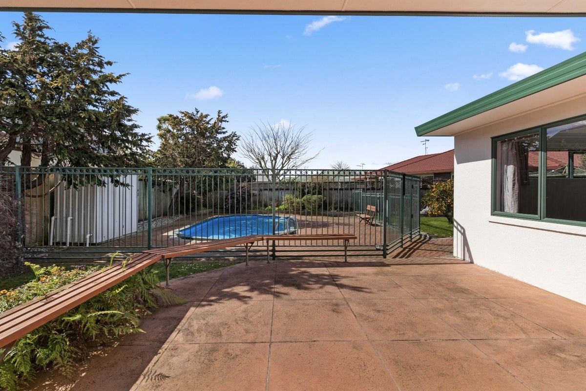 30 Caversham Drive, Rototuna, Hamilton - Carousel 1