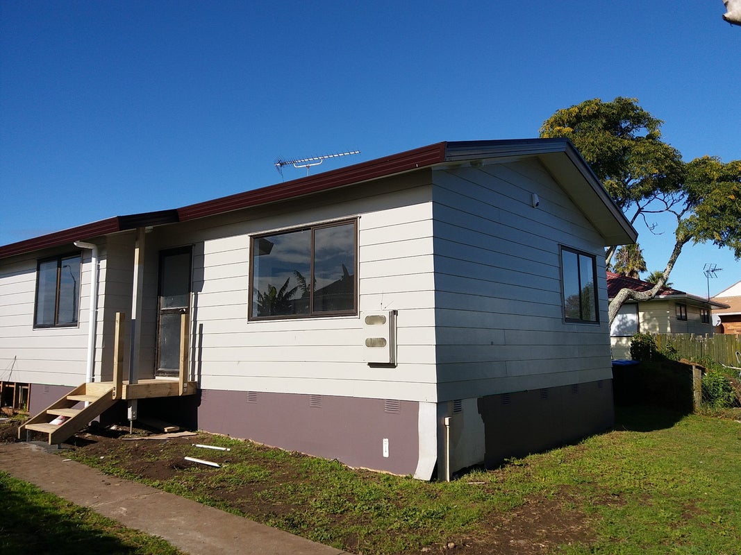 2/9 Penion Drive, Flat Bush, Auckland - Carousel 1