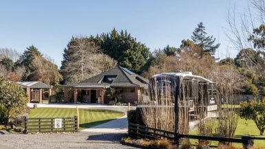 37 Chinnerys Road, Woodend, Woodend - Carousel 1