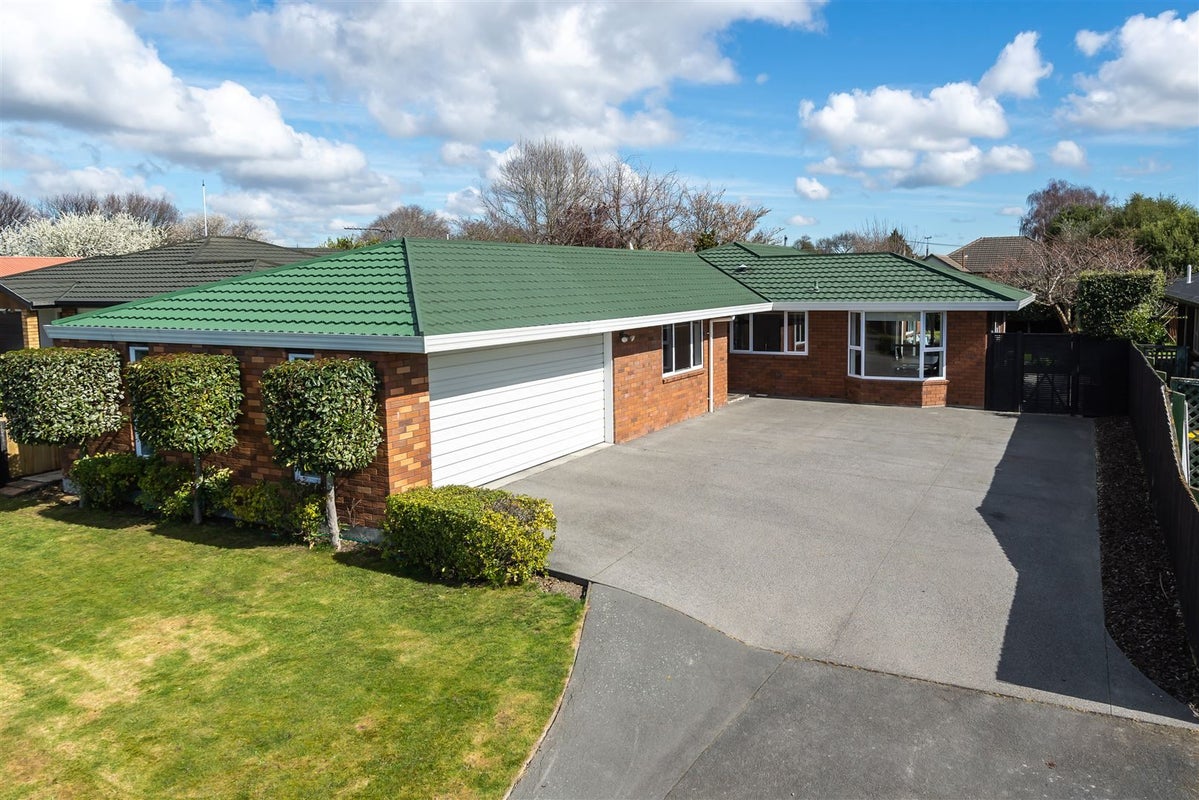 46 Regency Crescent, Redwood, Christchurch - Carousel 2