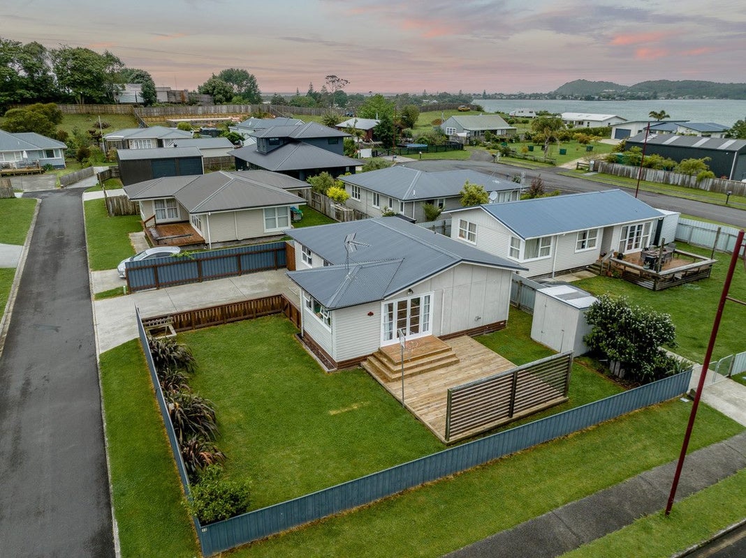 13A Sandleigh Drive, Athenree, Katikati - Carousel 1