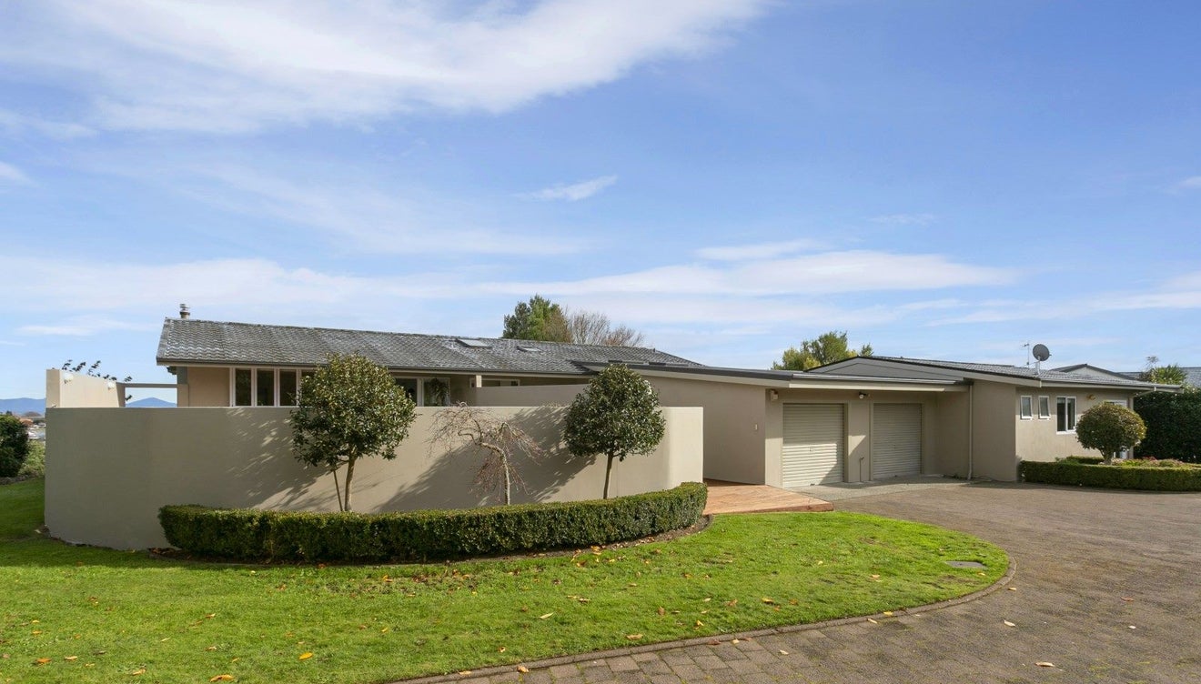 29 Harvey Street, Waipahihi, Taupo - Carousel 2