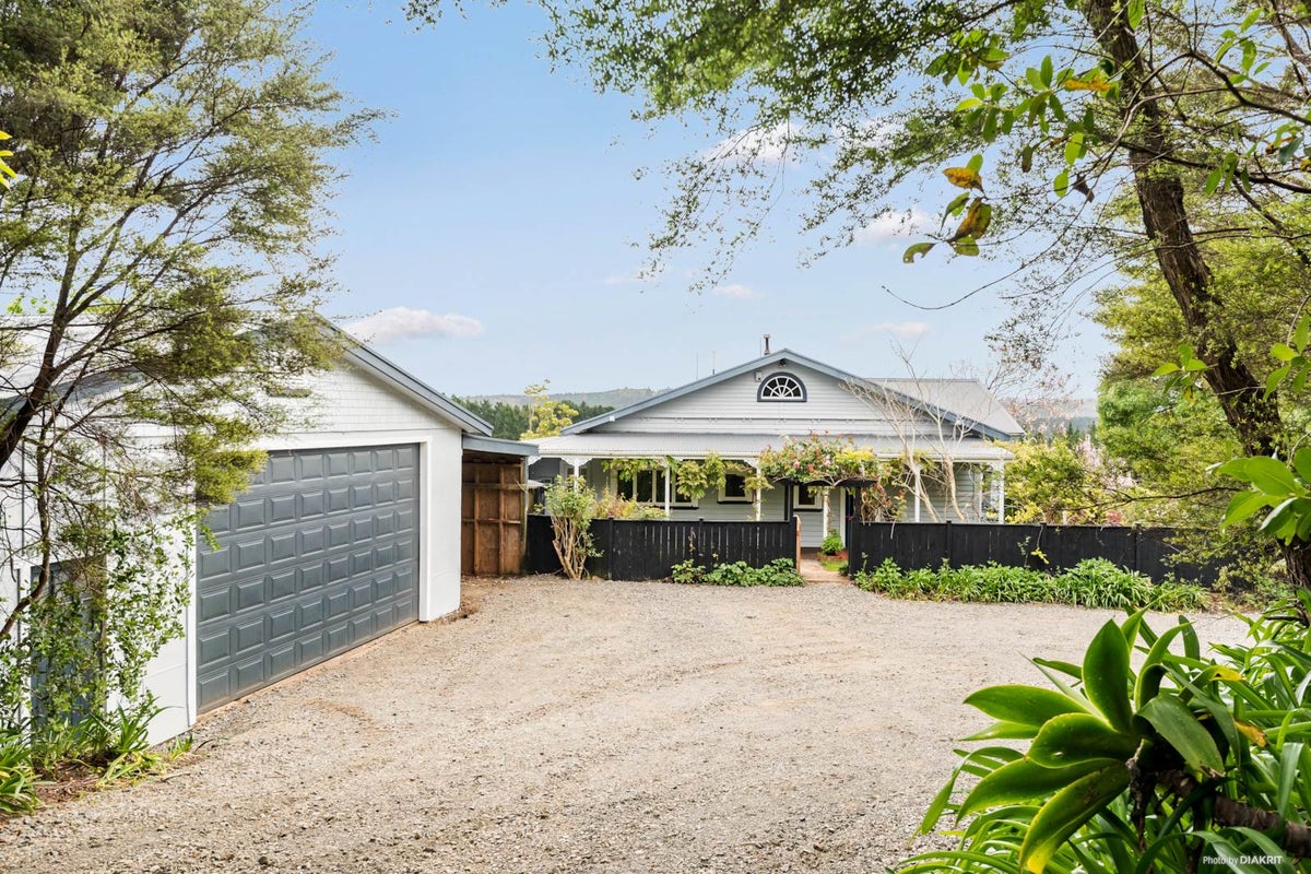 44 Puketaha Road, Swanson, Auckland - Carousel 2