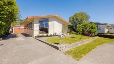 78 Atherfold Crescent, Greenmeadows, Napier - Carousel 1