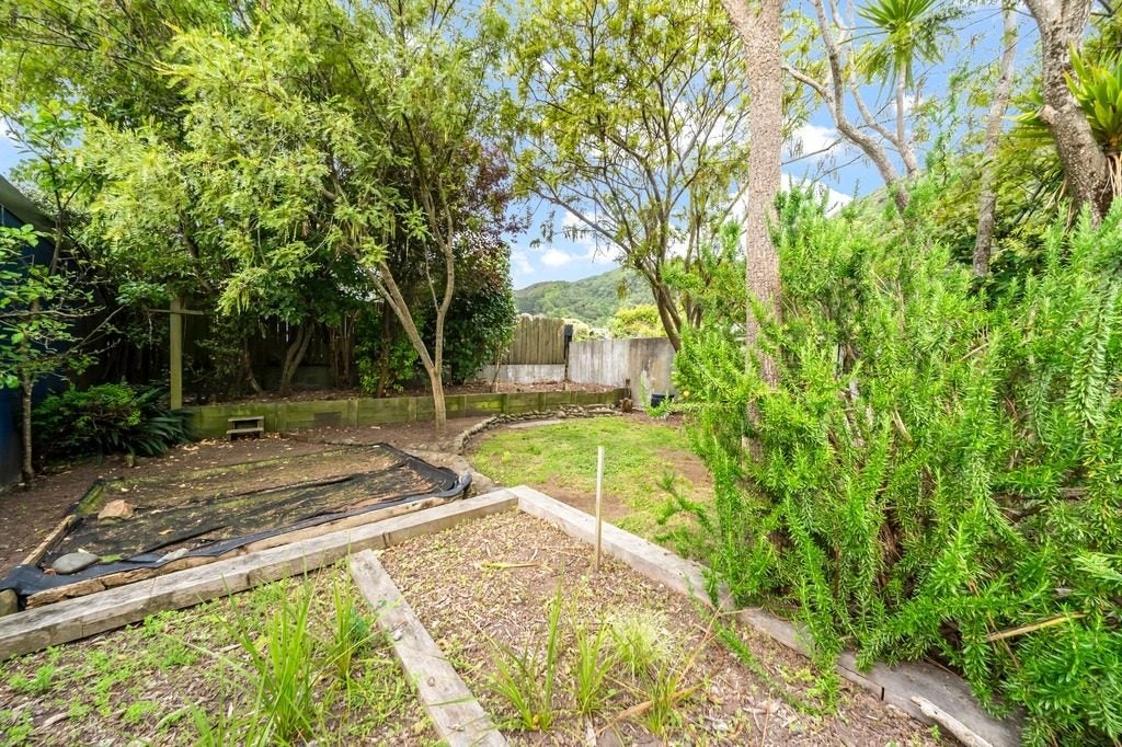 28 Miro Street, Eastbourne, Lower Hutt - Carousel 13