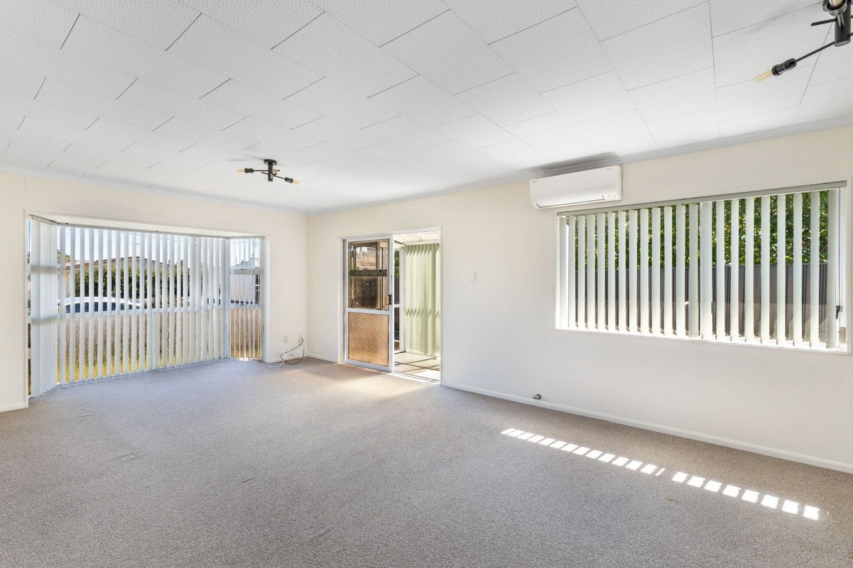 13 Huatoki Street, Vogeltown, New Plymouth - Carousel 2