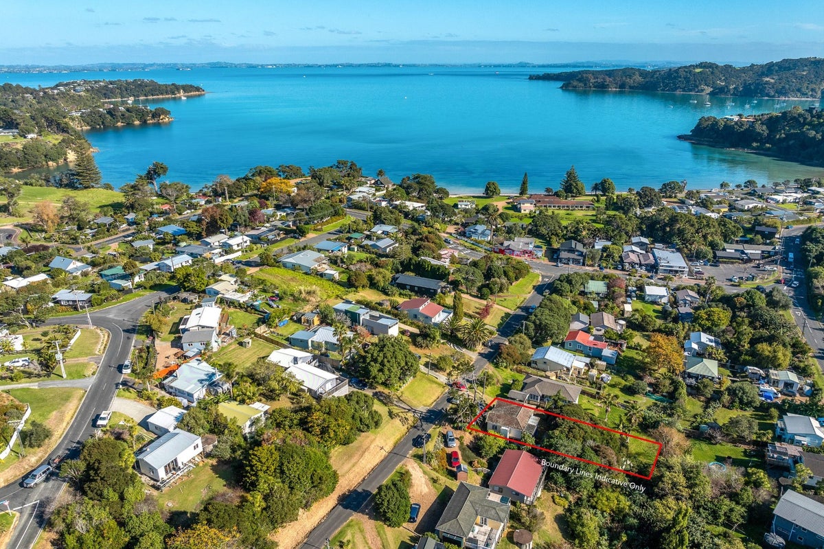 9 Ocean Road, Surfdale, Waiheke Island - Carousel 5