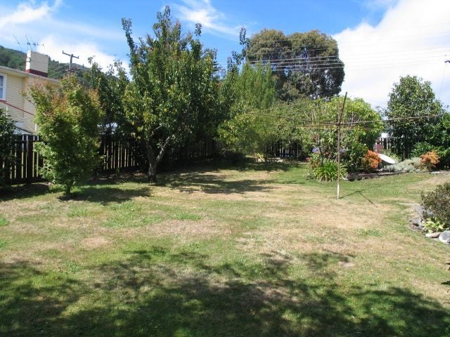 118 Waikawa Road, Picton - Carousel 15