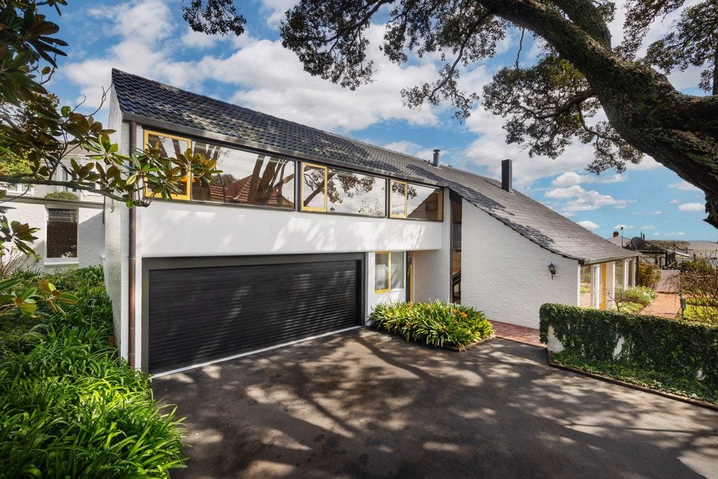 7 Summit Drive, Mount Albert, Auckland - Carousel 1