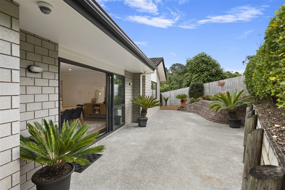72 Lake Panorama Drive, Henderson Valley, Auckland - Carousel 2