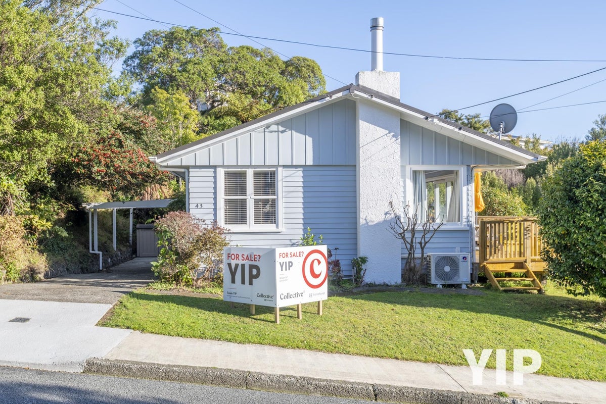 43 Catherine Crescent, Paparangi, Wellington - Carousel 2